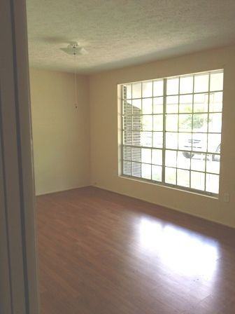 21 Canterbury Cir - Photo 2 of 9