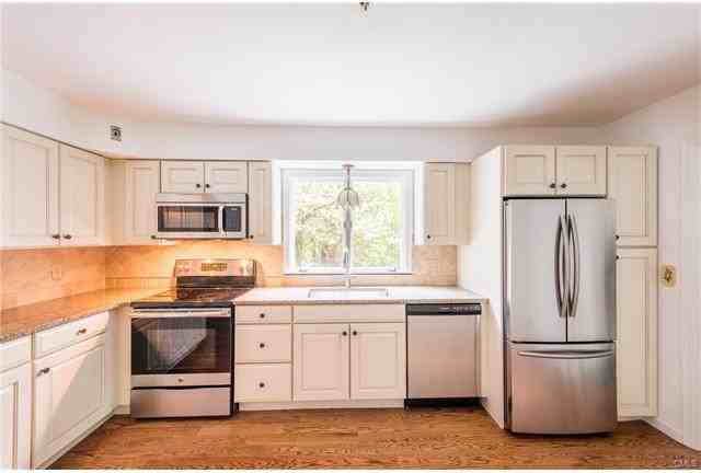 170 Grumman Hill Rd - Photo 3 of 22