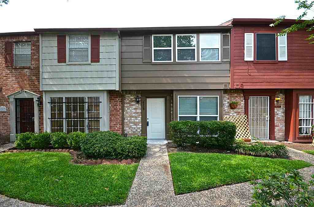 8309 Nairn St - Photo 2 of 31