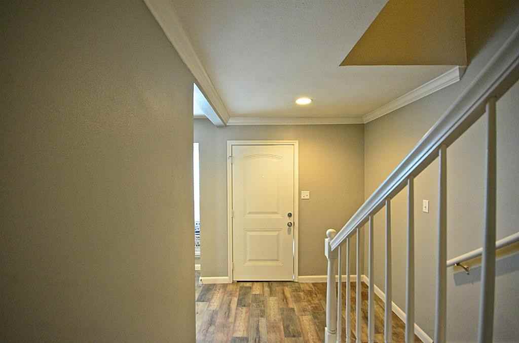 8309 Nairn St - Photo 3 of 31