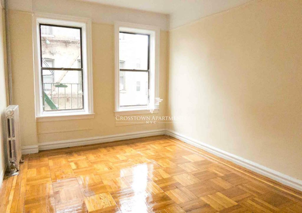 Cumming St #3KJS