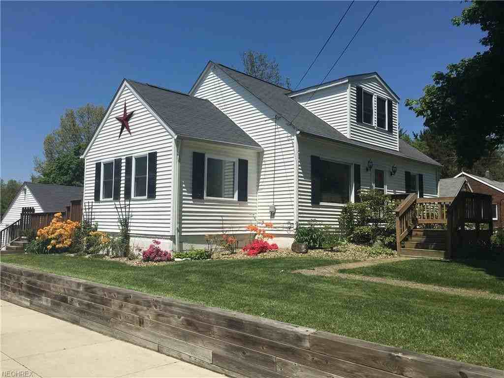 1611 Northeast Ave - Photo 2 of 13