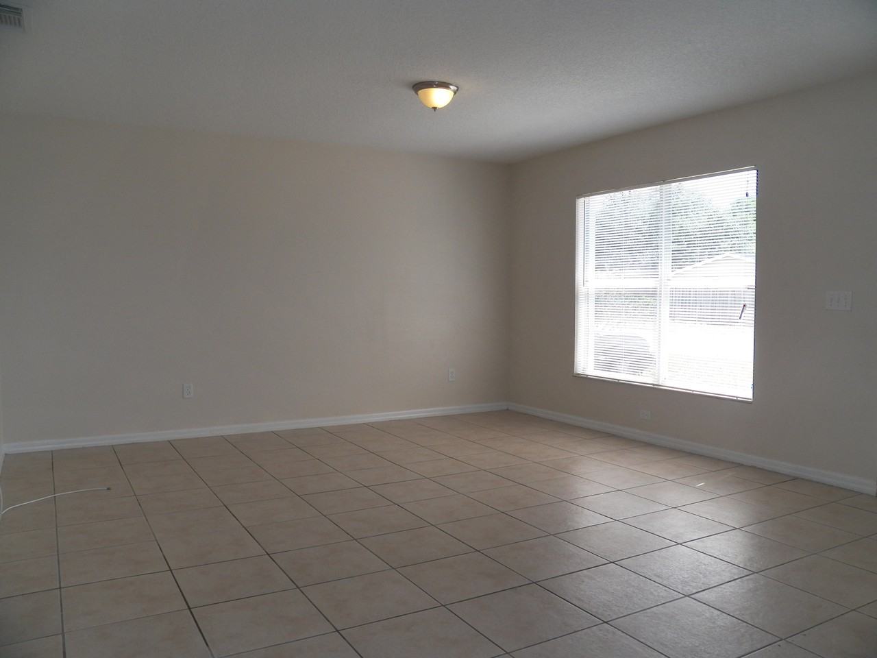 3705 N 58th St - Photo 3 of 13