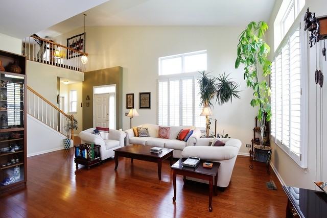 749 Dillon Ct - Photo 2 of 10