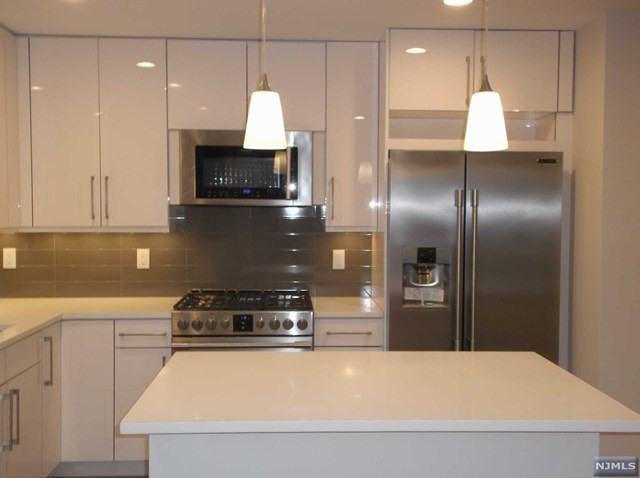 88 W Mahan St - Photo 2 of 10