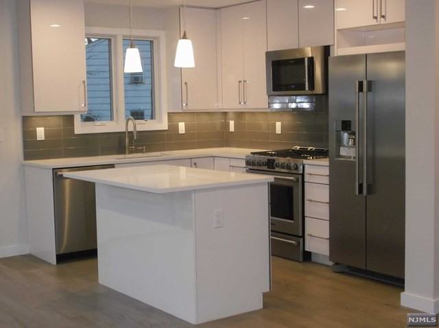 88 W Mahan St - Photo 3 of 10