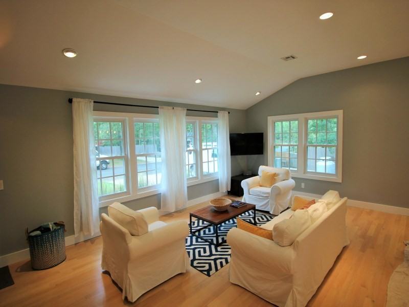 50 Beach Ave - Photo 2 of 12