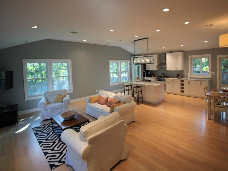 50 Beach Ave - Photo 3 of 12