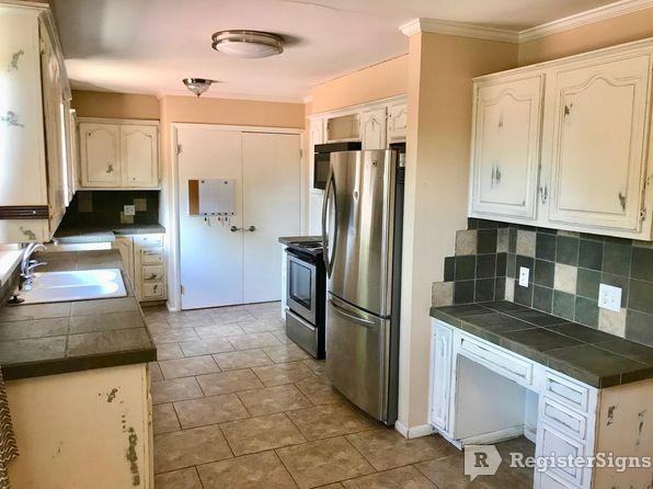 2528 NW 49th St - Photo 3 of 10