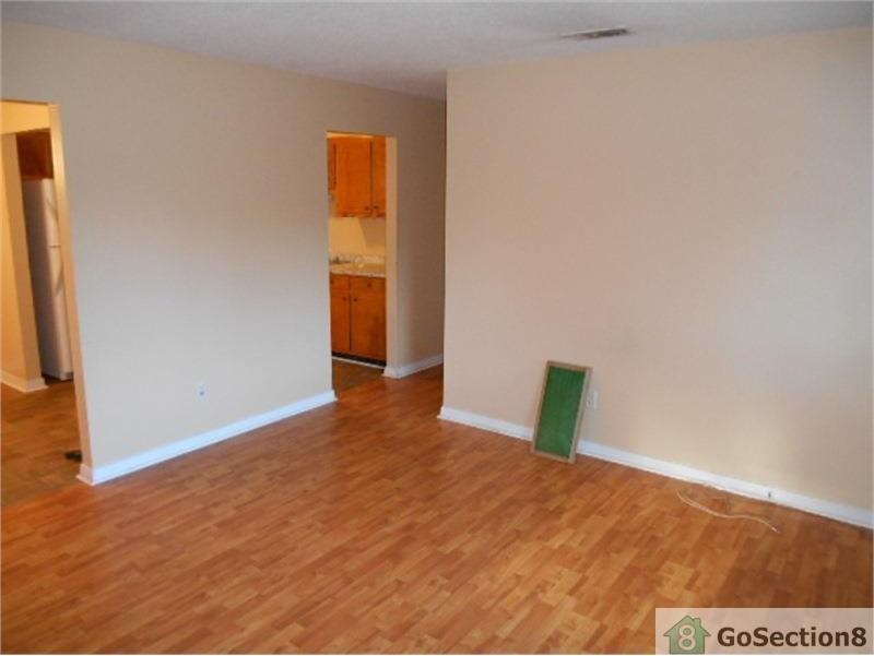 554 Augusta St - Photo 3 of 13