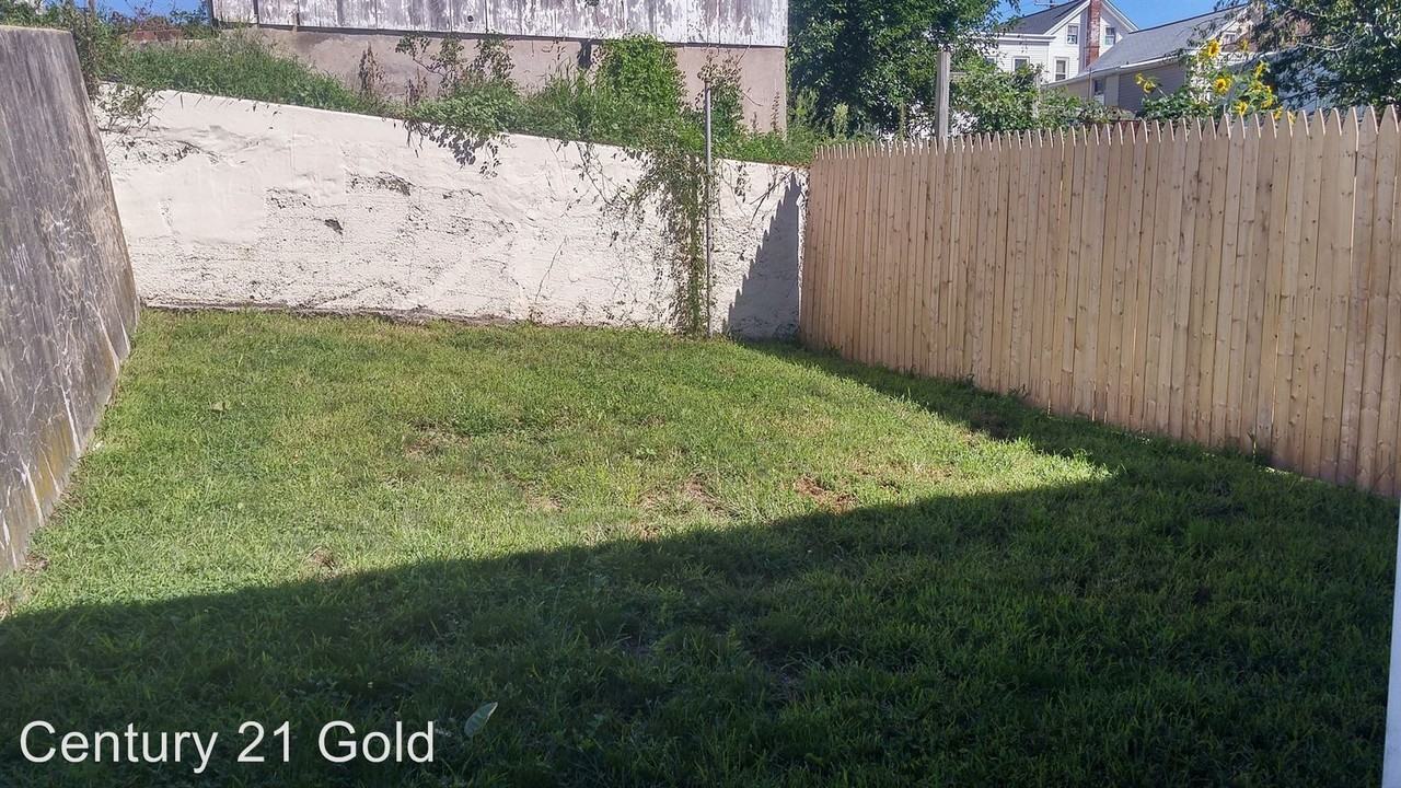 111 W Mohn St - Photo 3 of 11