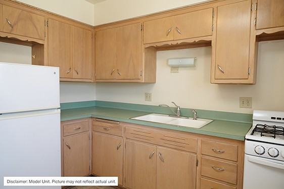 Eastmore Apt - Photo 2 of 8