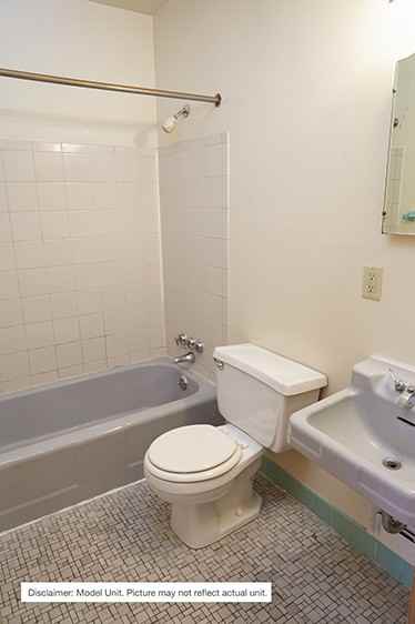 Eastmore Apt - Photo 3 of 8