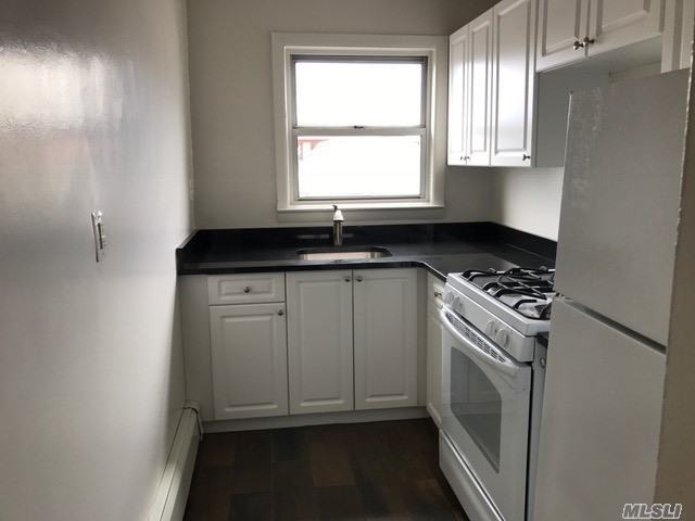 4002 Ocean Ave - Photo 3 of 9