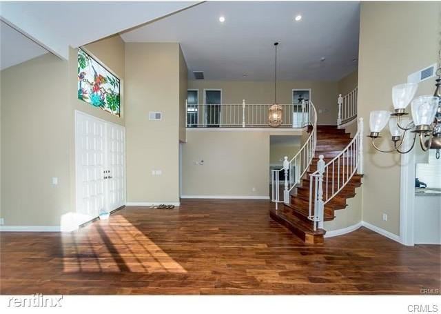 1752 Berkshire Dr - Photo 3 of 10