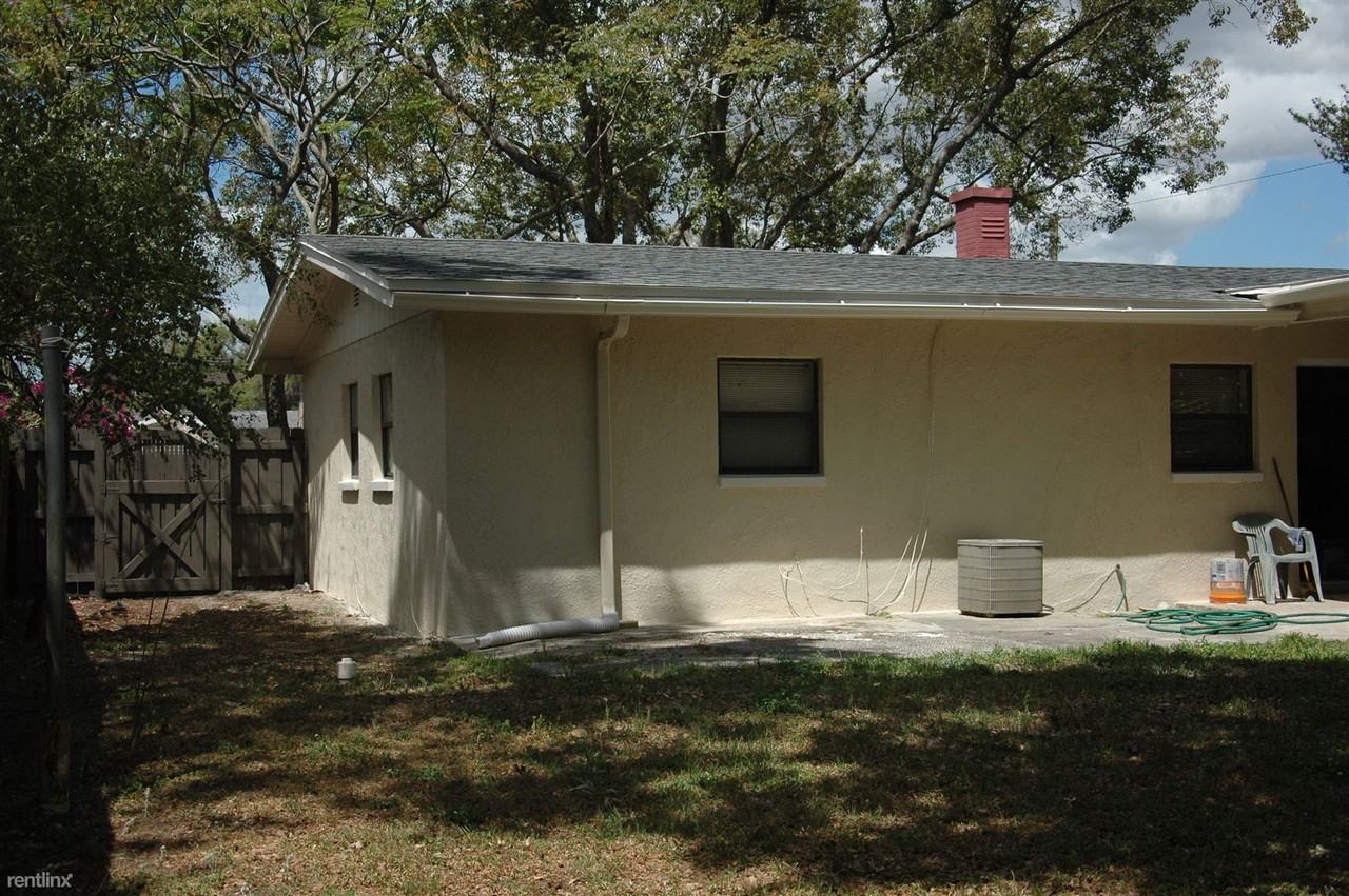 39207 Park Dr - Photo 3 of 19