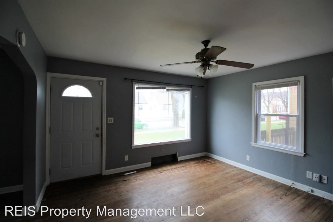 3867 N 36th St - Photo 3 of 12