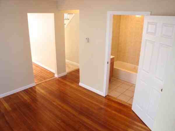 18 Lynde St #18 - Photo 3 of 24