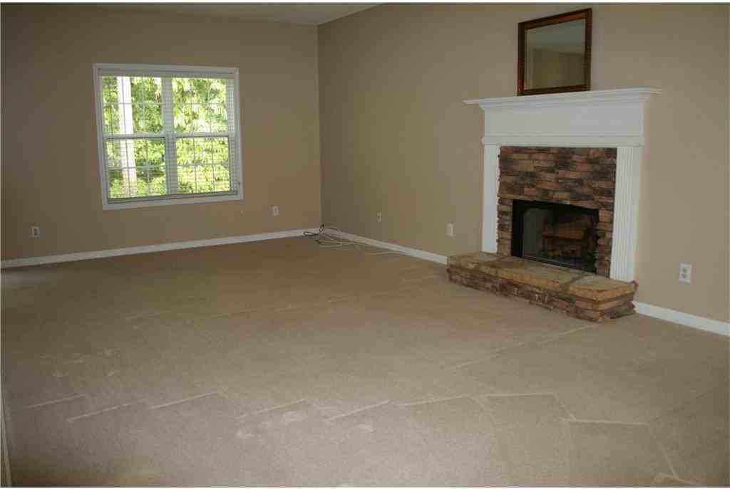 216 Oak Hollow Ct - Photo 3 of 18