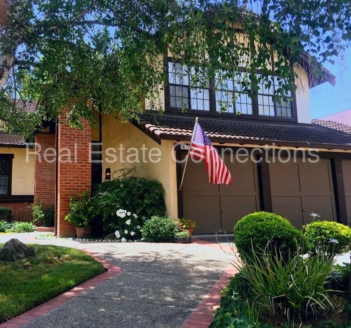 658 Lambeth Ct - Photo 2 of 21