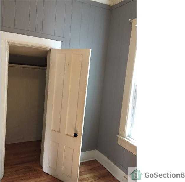 40 Hall St #B - Photo 2 of 4