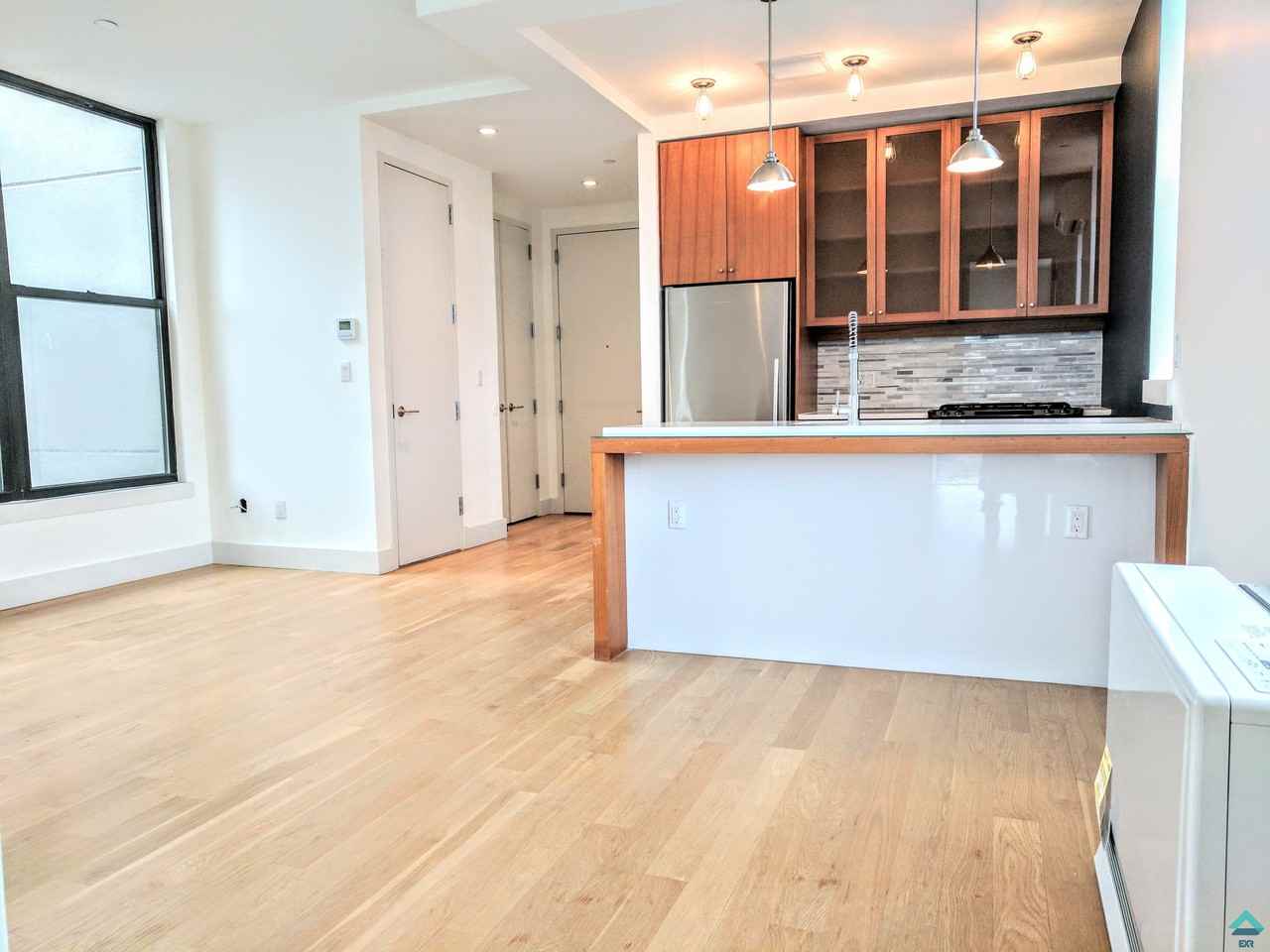573 Metropolitan Ave #5D