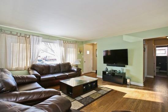 1663 Buckingham Ave - Photo 2 of 10