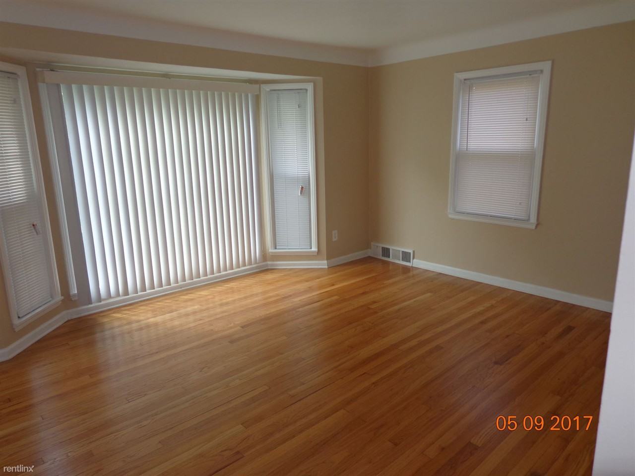 2915 Katherine St - Photo 2 of 17
