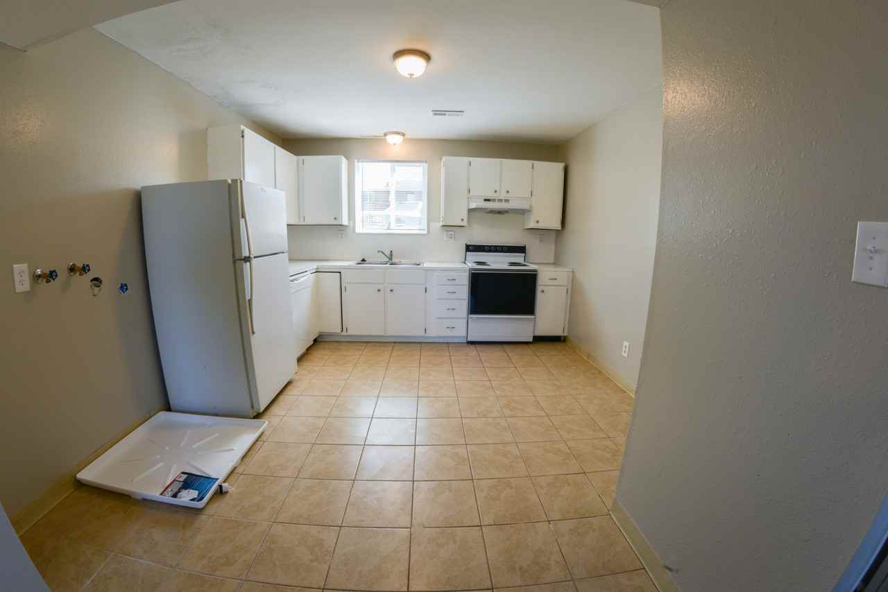 1042 N 185 W - Photo 3 of 19