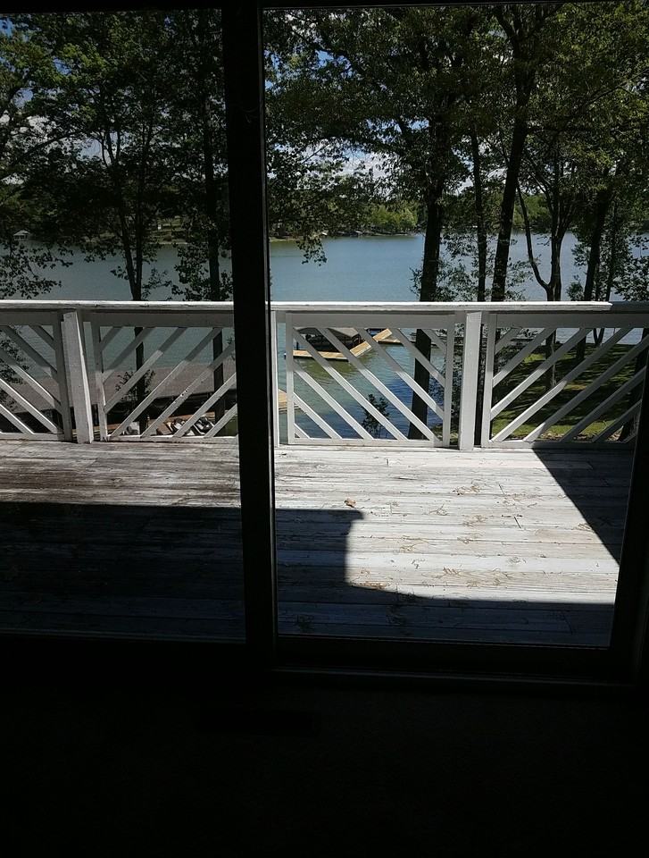 231 Shore Dr - Photo 2 of 4