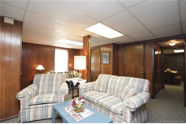 18 Suffield St - Photo 3 of 16
