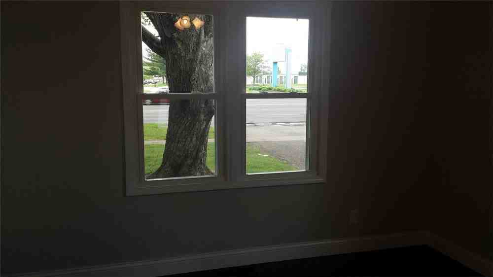 124 N Hamilton Rd - Photo 2 of 14