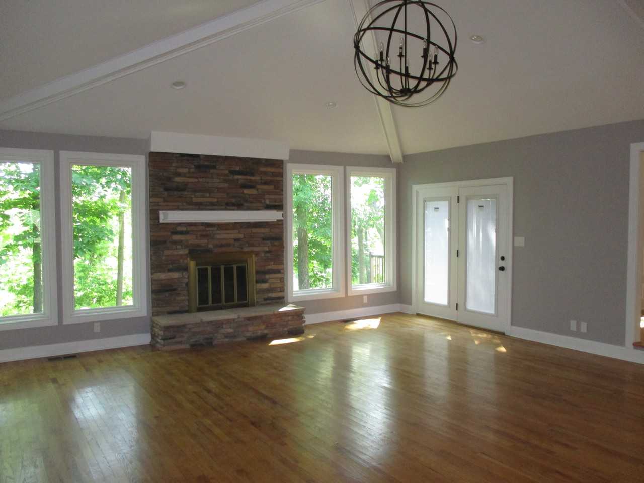 1131 Warfield Boulevard - Photo 2 of 10