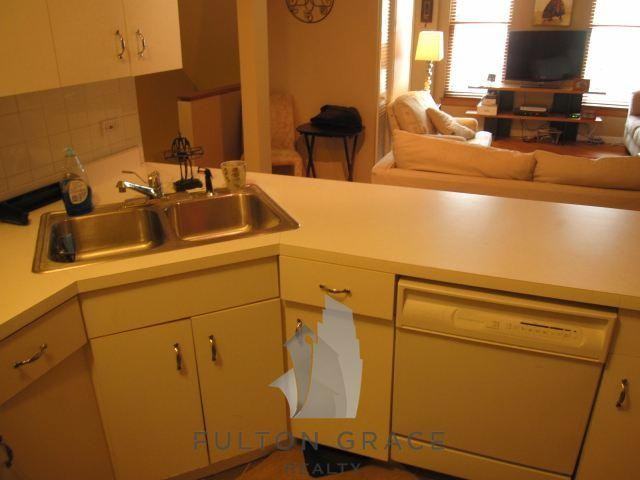 W Belmont Ave & N Southport Ave - Photo 2 of 11