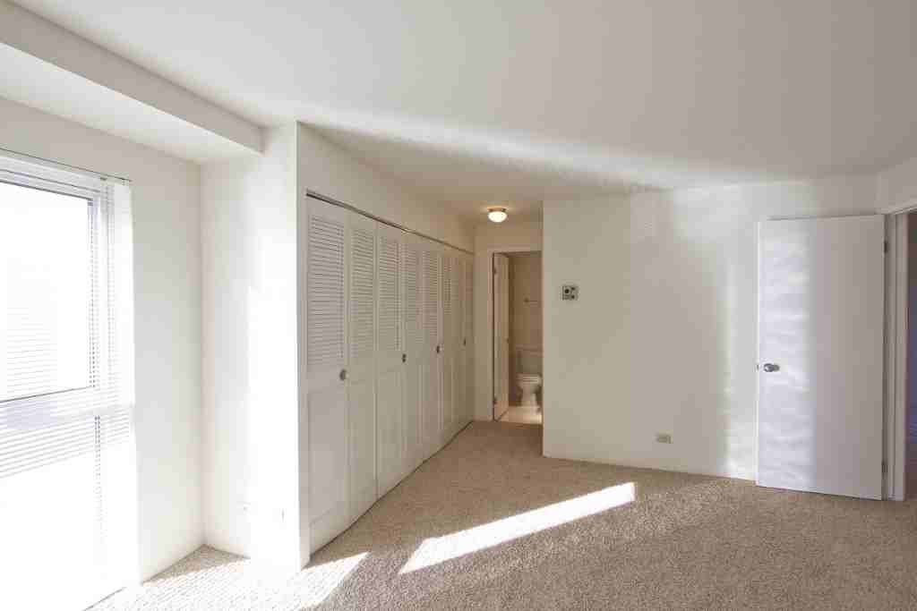 515 Clarkson - Photo 6 of 57