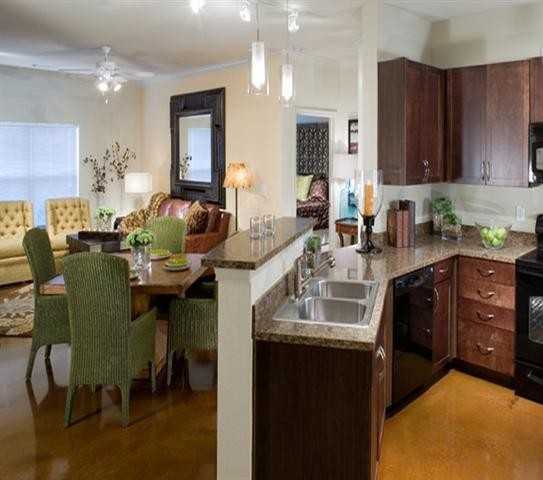 Ross Ave #B4 - Photo 2 of 6