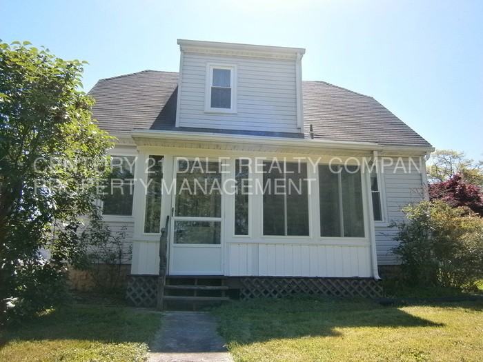 274 N Main St - Photo 2 of 13