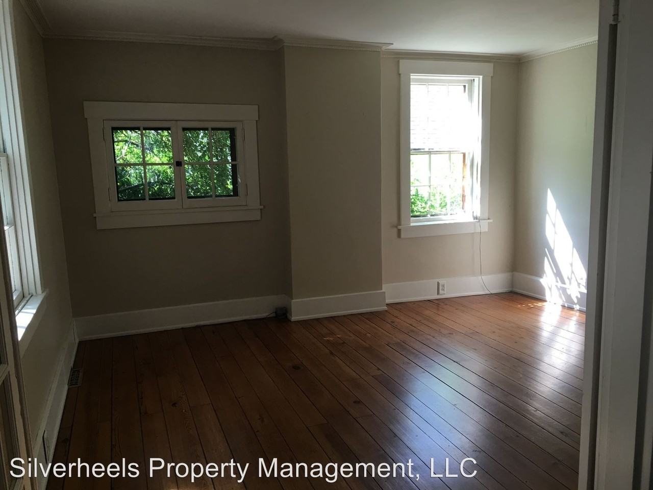 425 6th St - Photo 3 of 19