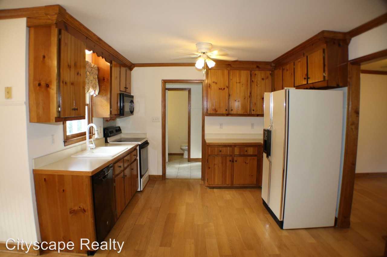 7515 Fawndale Dr - Photo 2 of 25