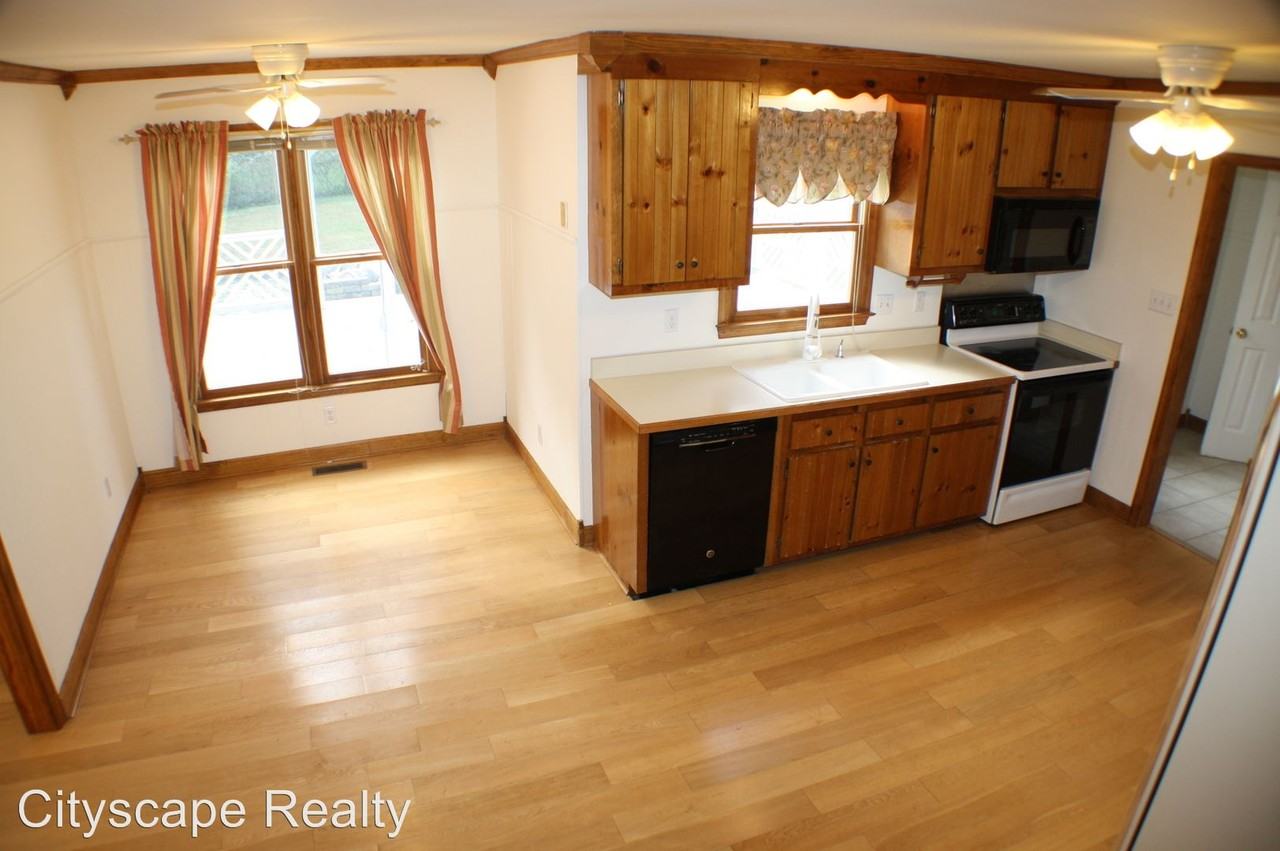 7515 Fawndale Dr - Photo 3 of 25
