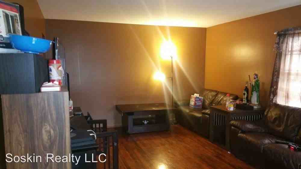 703 Ross Ave - Photo 2 of 3