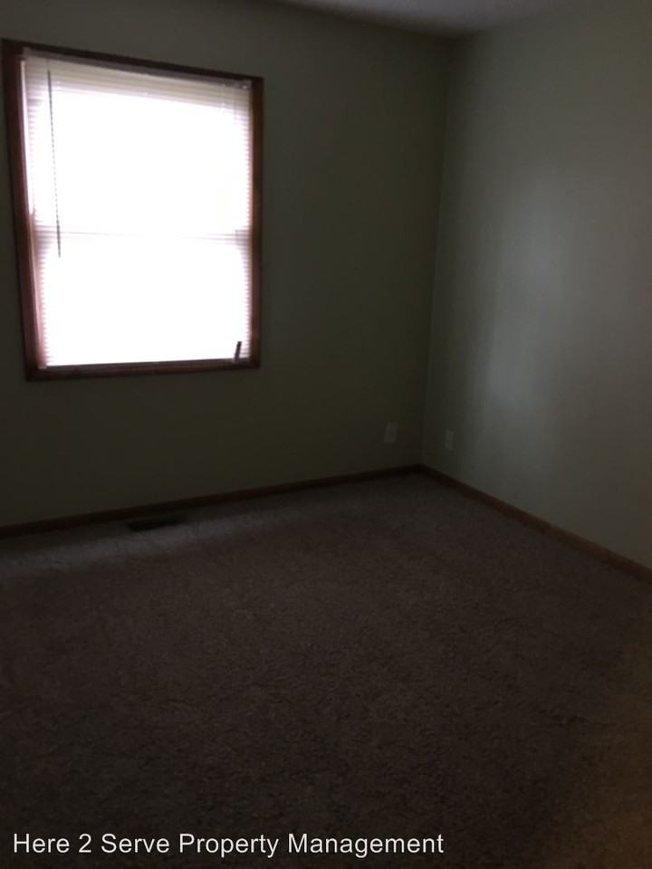 242 Bona Vista Dr NW - Photo 3 of 6