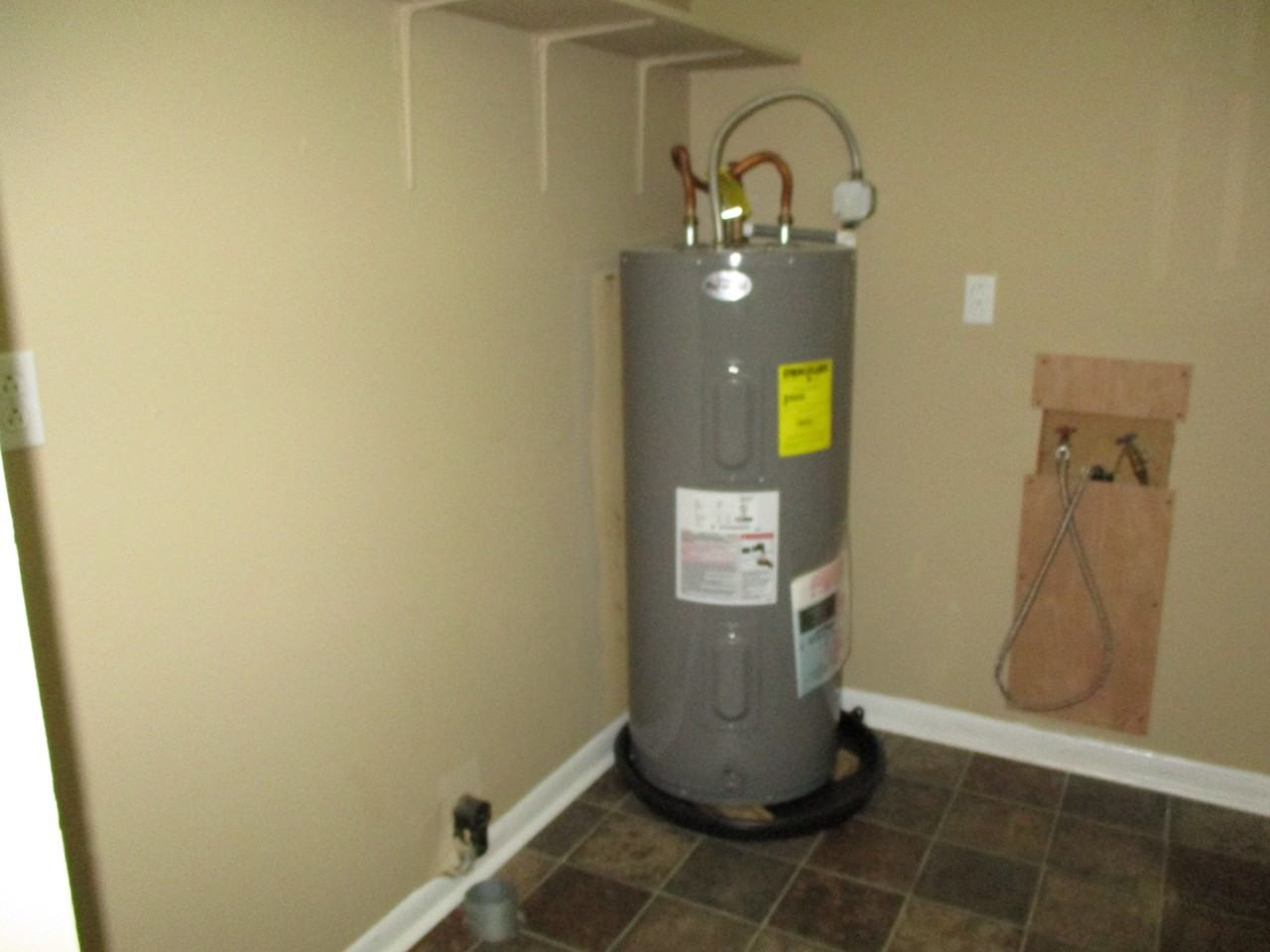 215 High Street - Photo 3 of 9