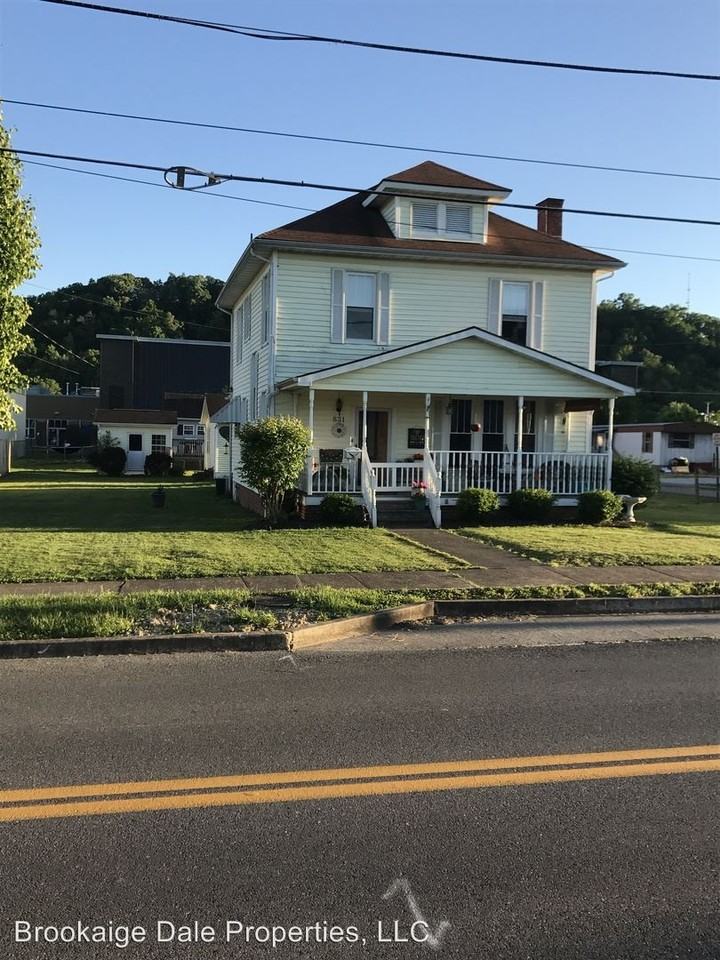 831 Barbara St - Photo 2 of 2