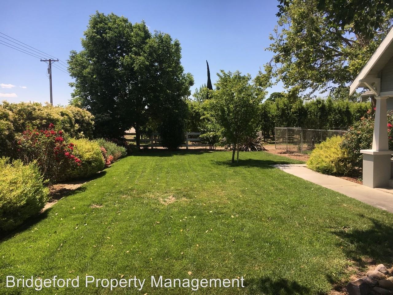 5437 Griffin Rd - Photo 2 of 7