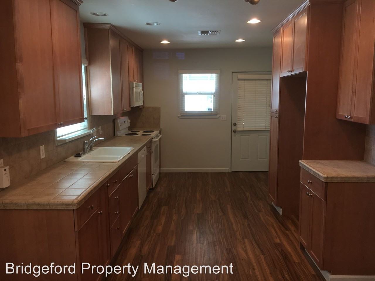 5437 Griffin Rd - Photo 3 of 7