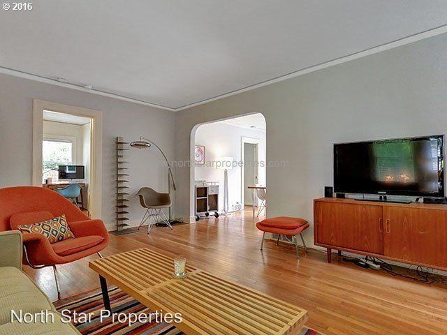 7646 SE 31st Ave - Photo 3 of 19