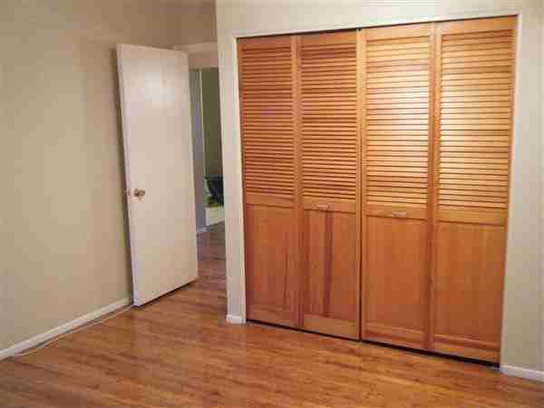 Plymouth Square Condominiums - Photo 2 of 8