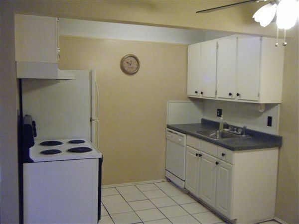 Plymouth Square Condominiums - Photo 3 of 8