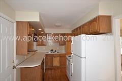 1008 NE 43rd St - Photo 3 of 15